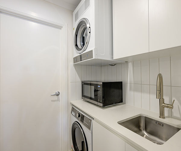 Noosaville waterfront accommodation