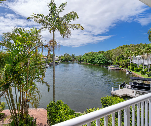 Noosaville waterfront accommodation
