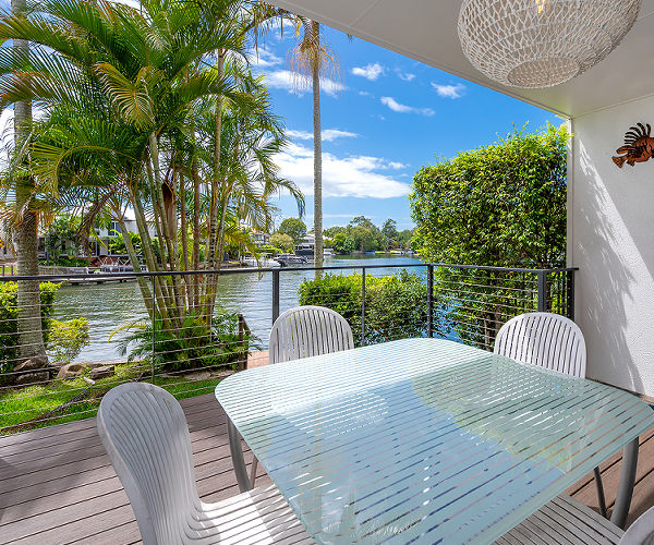 Noosa accommodation waterfront