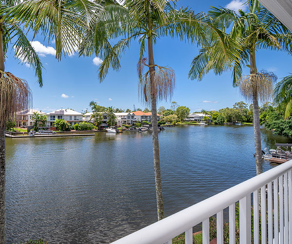 Noosaville waterfront accommodation